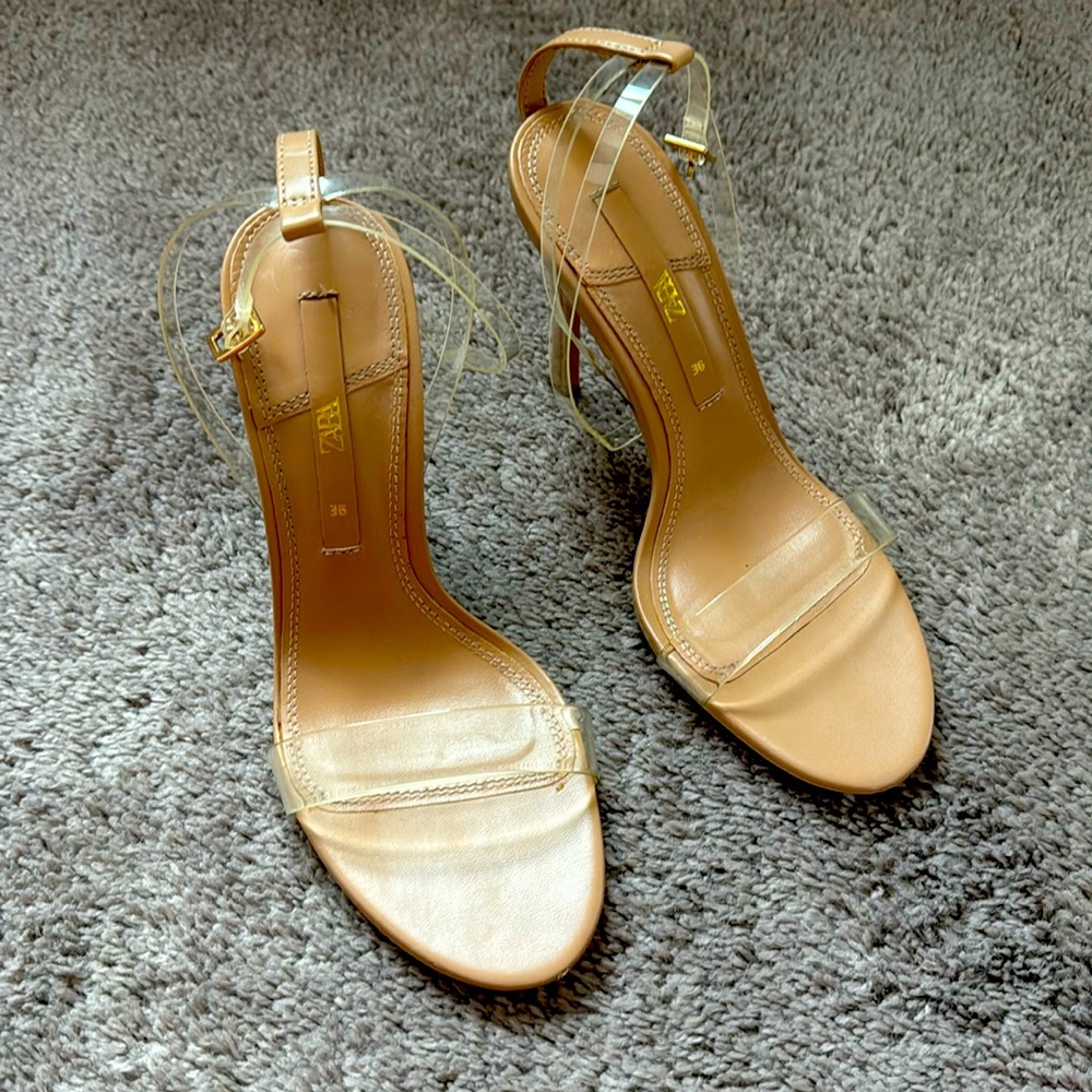 Selling Zara Sandals used once only